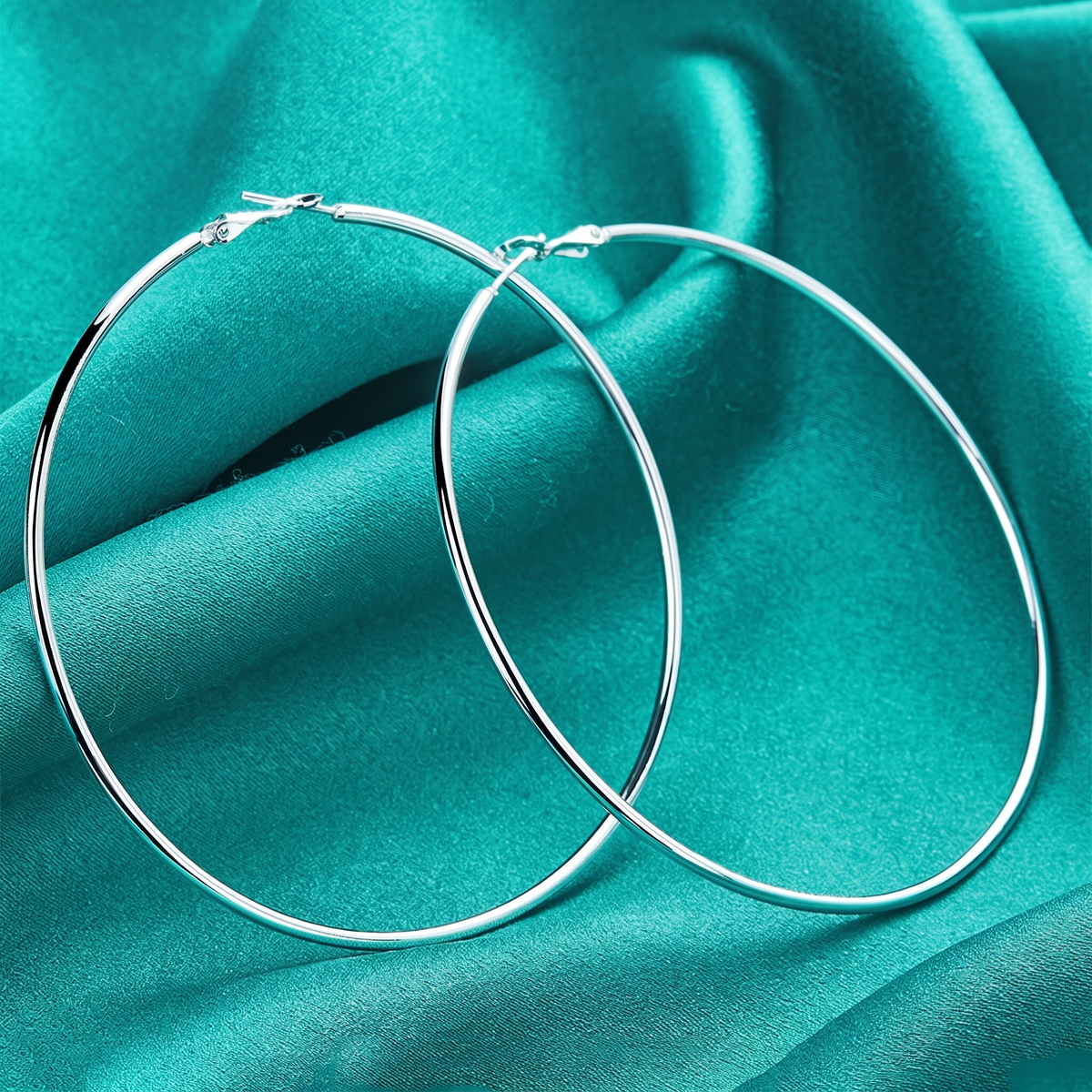 DOTEFFIL circle hoop earrings, watermark removed